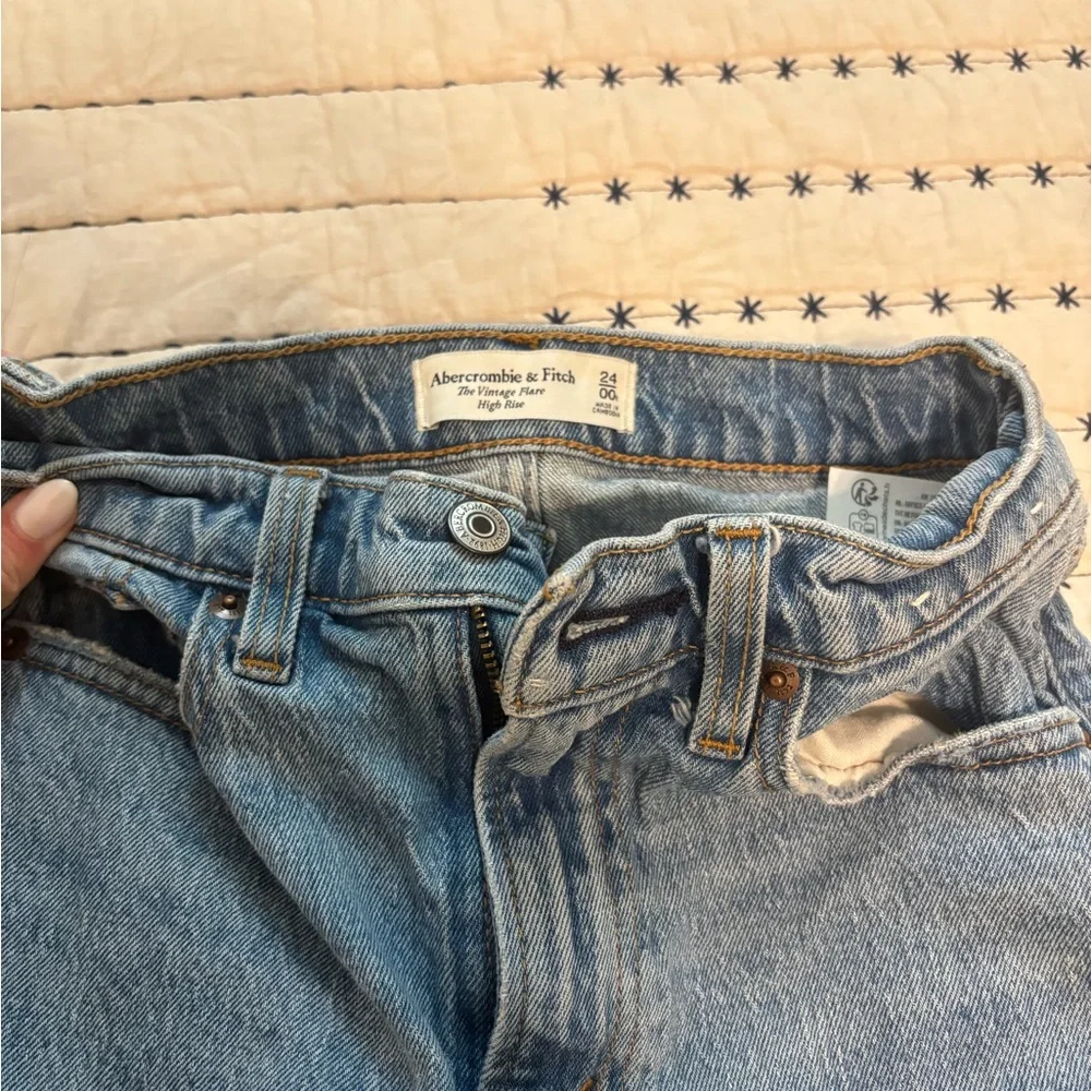 Abercrombie & Fitch Vintage Flare High Rise Jeans 24 00R - Picture 3 of 3